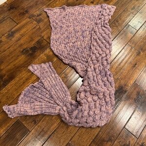 Purple Mermaid Tail Knit Blanket